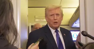 সমালোচনার মুখে ওবামা দম্পতিকে নিয়ে করা পোস্ট সরালো হোয়াইট হাউজ